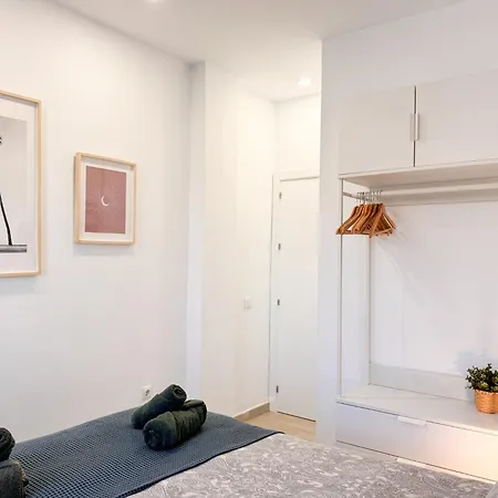 Cozy House - Front, Pool, Parking