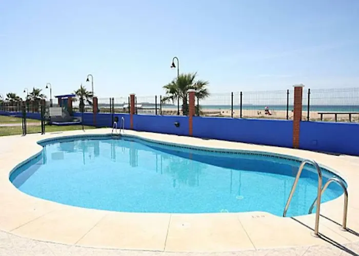 Cozy House - Front, Pool, Parking 아파트
